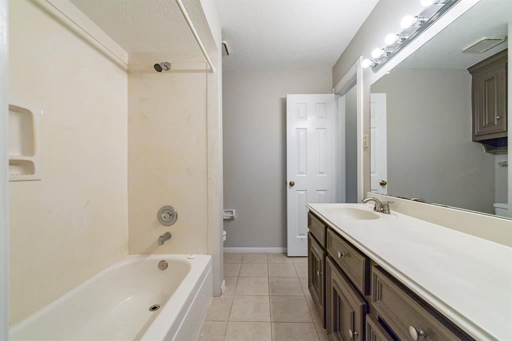 17631 Surreywest Lane, Spring, Texas image 30