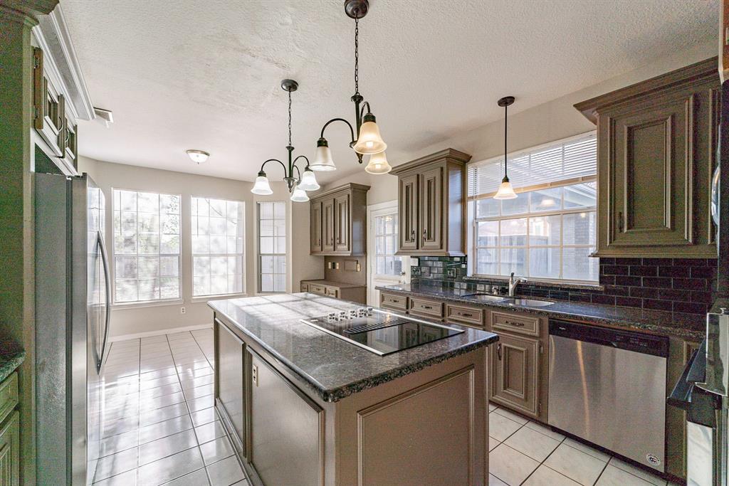 17631 Surreywest Lane, Spring, Texas image 2