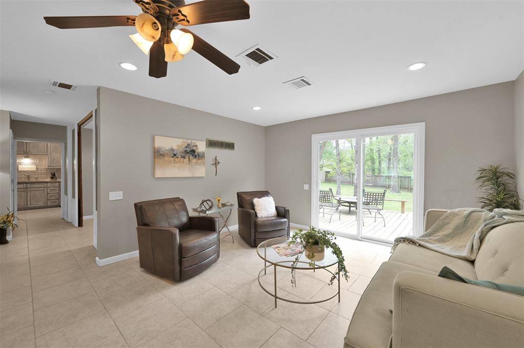 11111 Meadow Rue Street, The Woodlands, Texas image 9