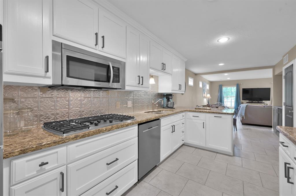 11111 Meadow Rue Street, The Woodlands, Texas image 14