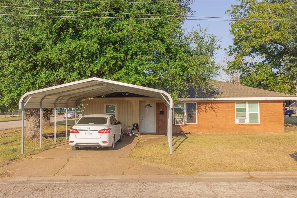 601 Pine Street, Hearne, Texas image 1