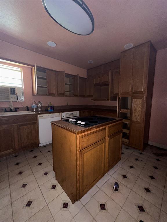 Photo 8 of 28 of 220 Jan Road house