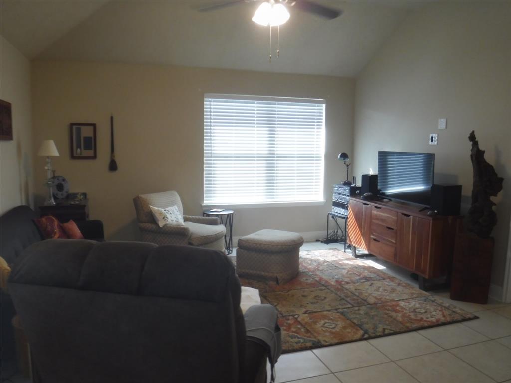 1409 Barras Street, Alvin, Texas image 3