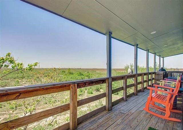 1321 Melody Lane, Crystal Beach, Texas image 1