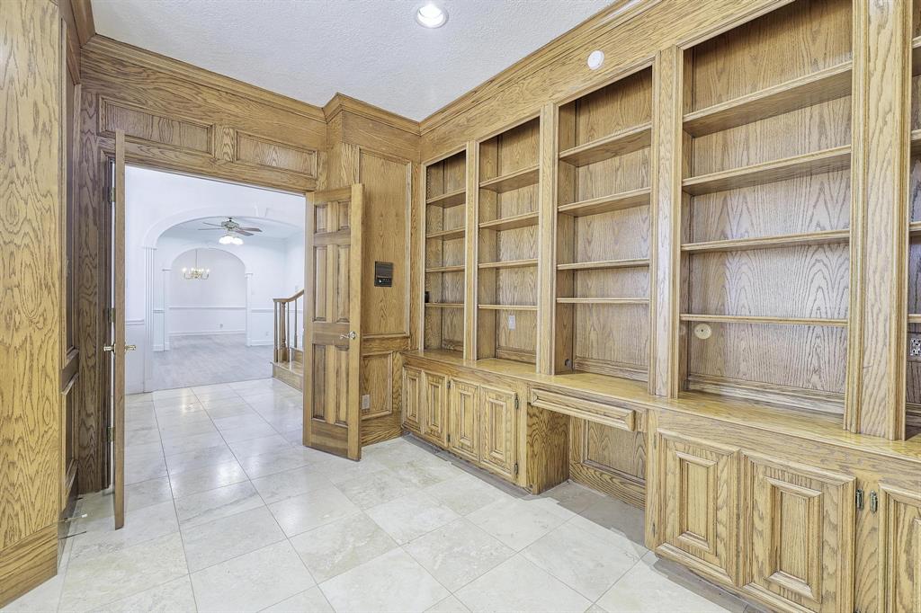 16209 Capri Drive, Jersey Village, Texas image 4