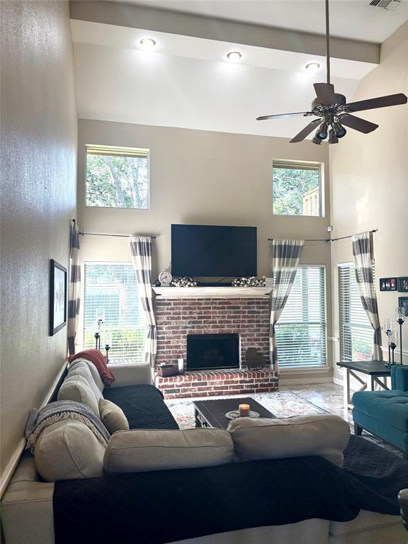6 Colony Square, Angleton, Texas image 3