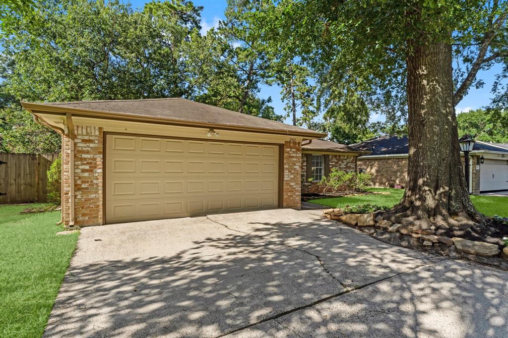 2102 Whitelaw Drive