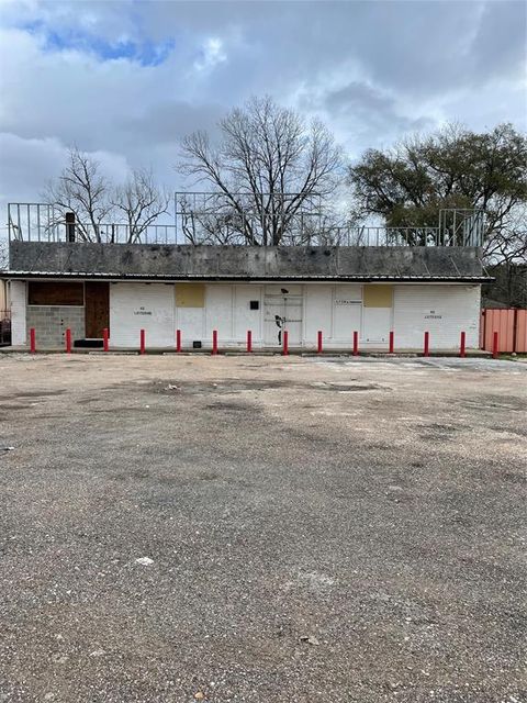 Photo of 6726 W Montgomery Road, Houston, TX 77091 (MLS # 69365935) Photo of 6726 W Montgomery Road, Houston, TX 77091 (MLS # 69365935)