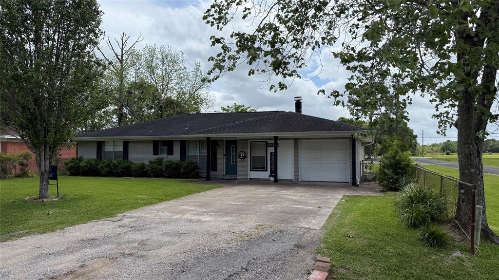 137 Ogden Road, Winnie, Texas image 2