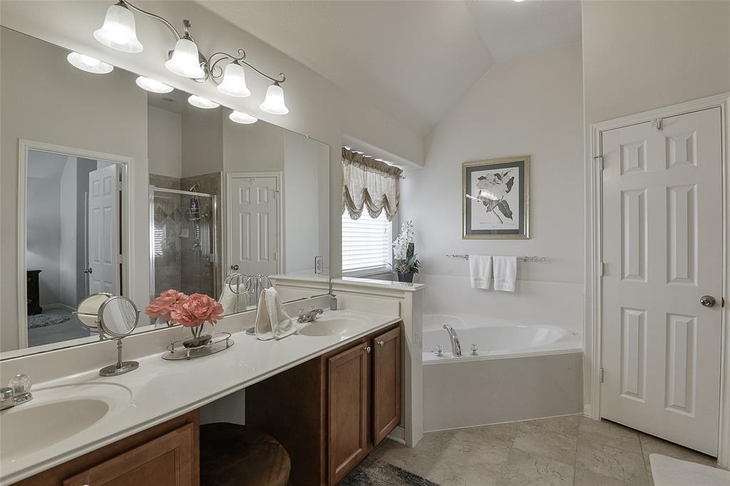 8810 Sailing Drive, Humble, Texas image 24