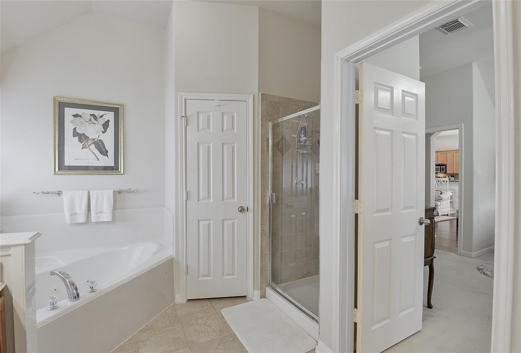 8810 Sailing Drive, Humble, Texas image 25