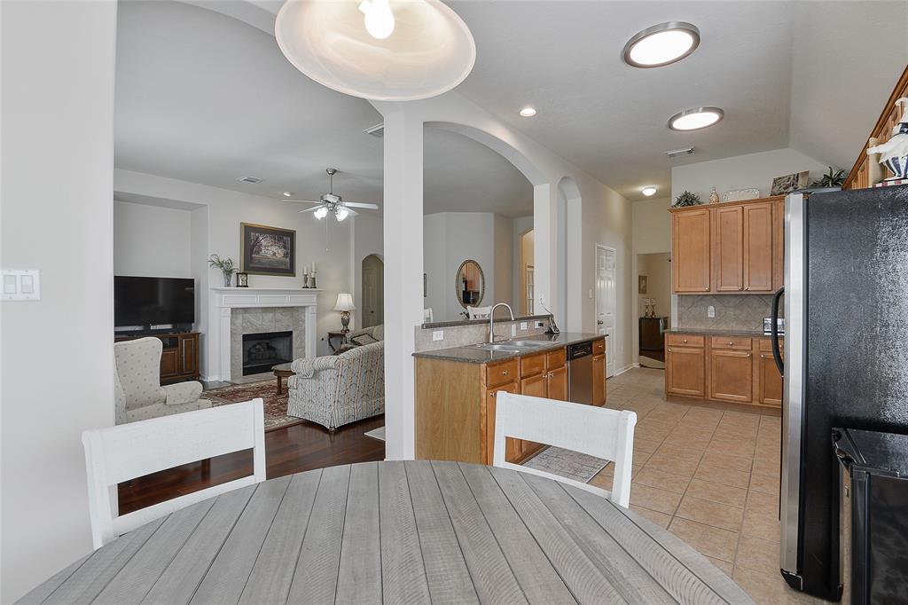 8810 Sailing Drive, Humble, Texas image 18
