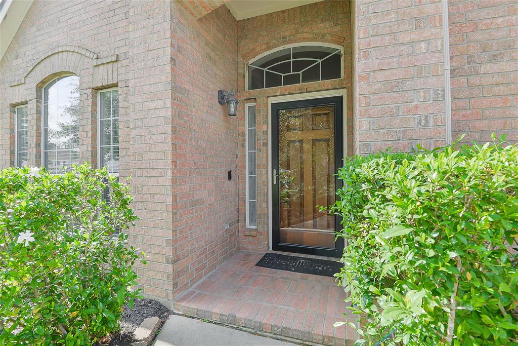 8810 Sailing Drive, Humble, Texas image 2