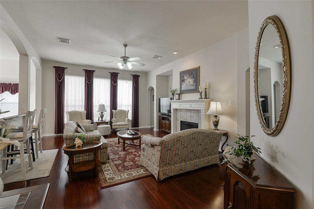 8810 Sailing Drive, Humble, Texas image 10