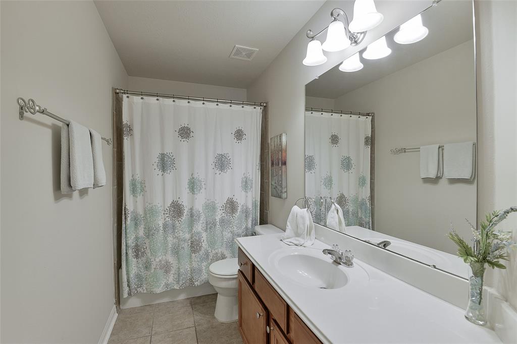 8810 Sailing Drive, Humble, Texas image 27