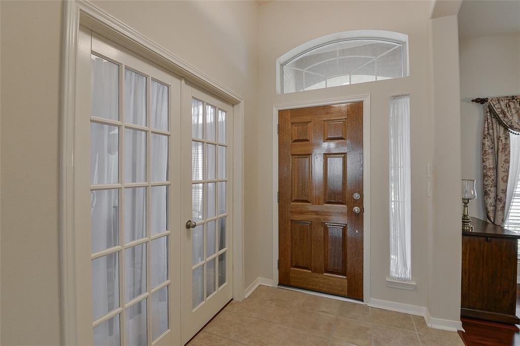 8810 Sailing Drive, Humble, Texas image 5