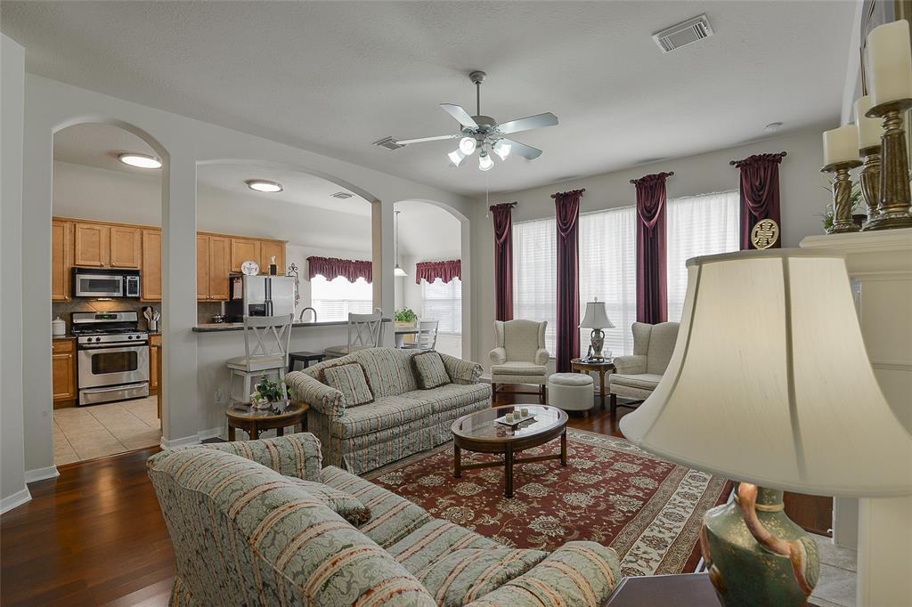 8810 Sailing Drive, Humble, Texas image 11