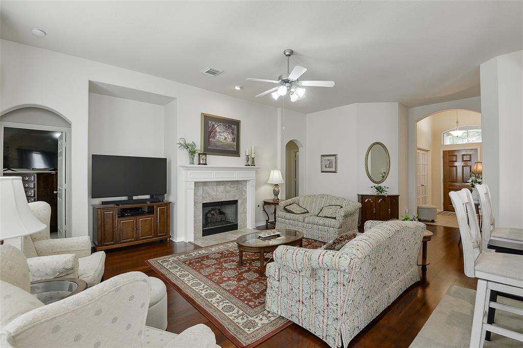 8810 Sailing Drive, Humble, Texas image 12