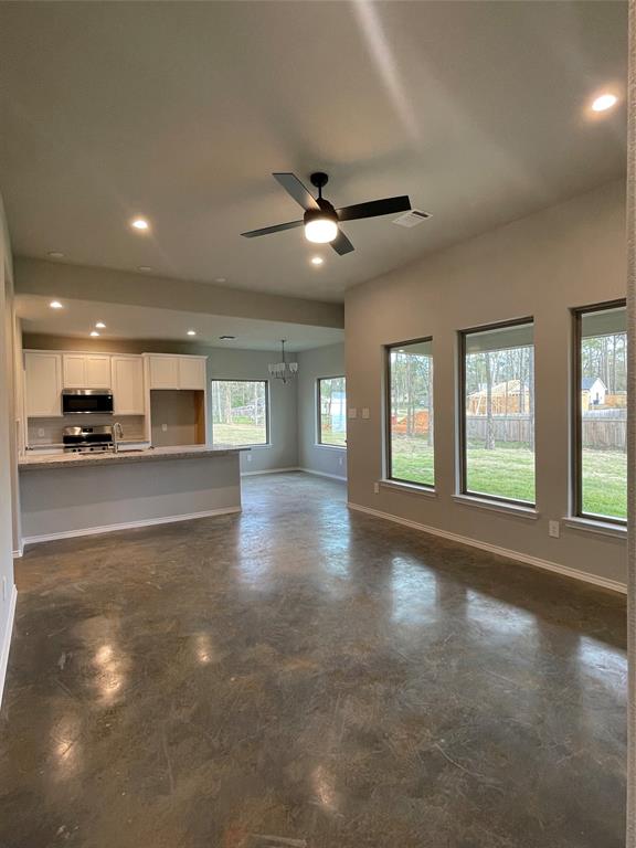 116 Indian Creek Circle, Willis, Texas image 4