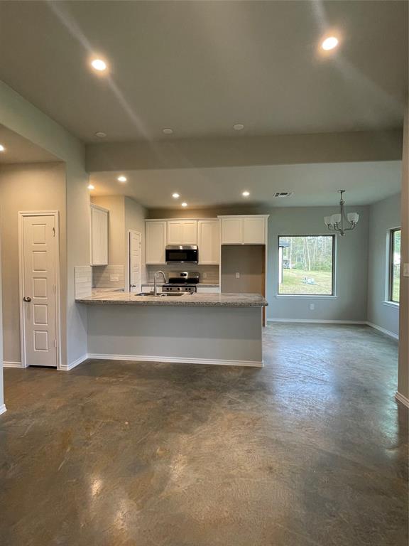 116 Indian Creek Circle, Willis, Texas image 5