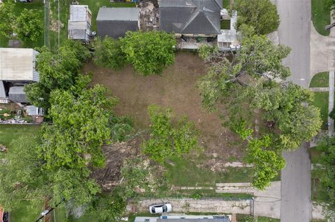 Photo of 619 Gazin Street, Houston, TX 77020 (MLS # 91591376)
