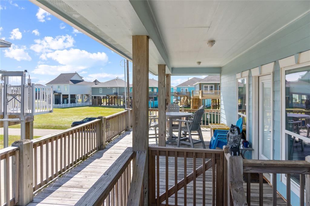 976 Bahama Drive, Crystal Beach, Texas image 8