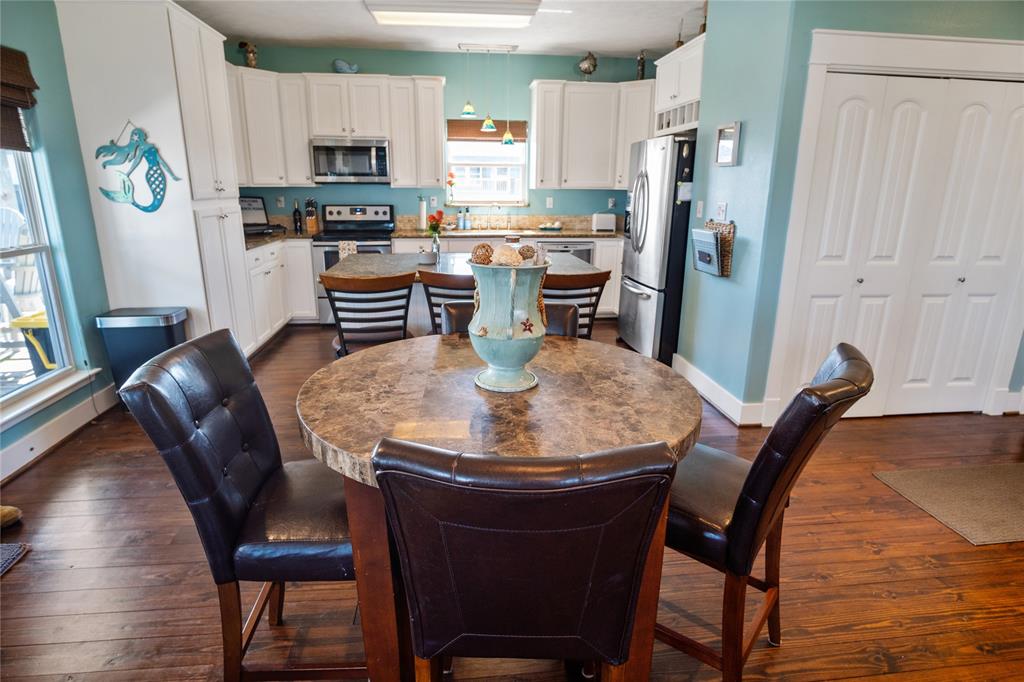 976 Bahama Drive, Crystal Beach, Texas image 14