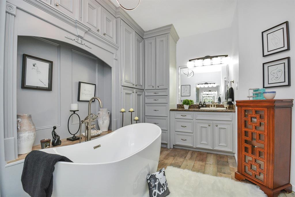 11943 White Oak Pass, Conroe, Texas image 12