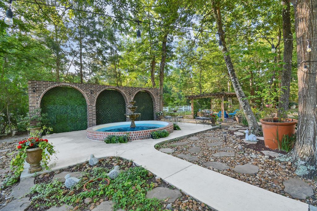 11943 White Oak Pass, Conroe, Texas image 9