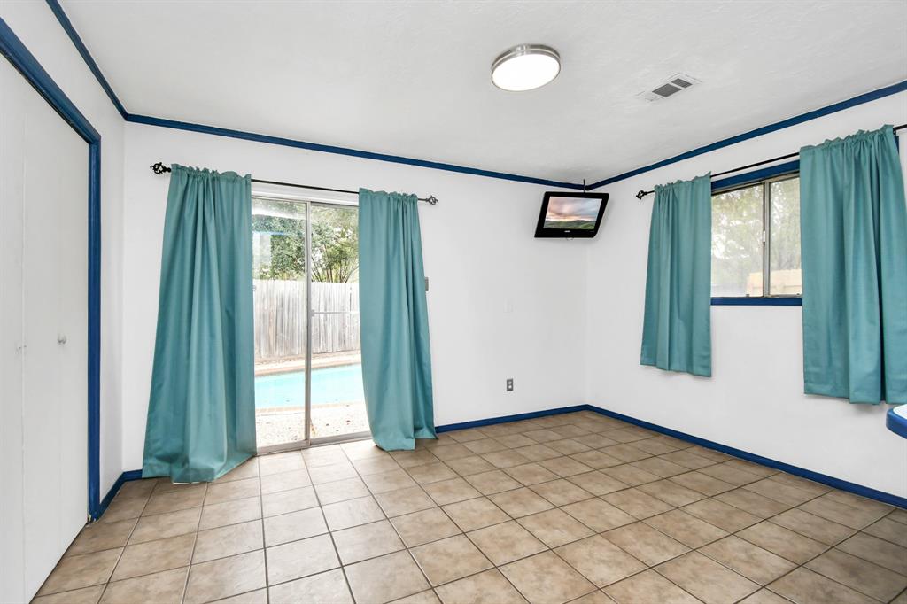 1207 Martingale Court, Crosby, Texas image 15