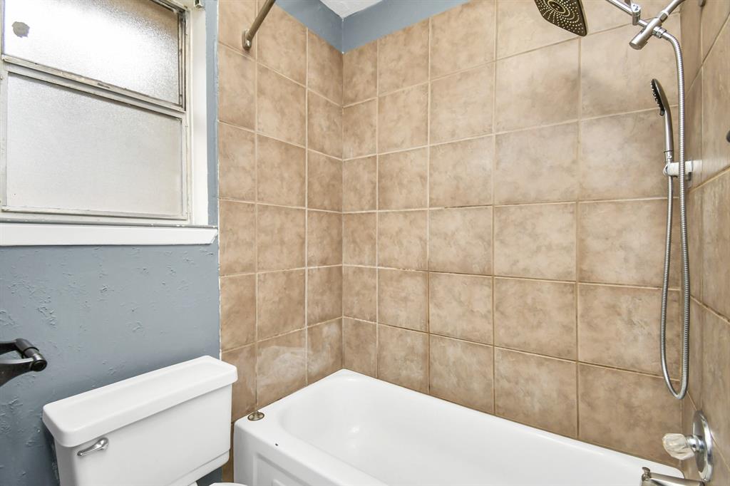 1207 Martingale Court, Crosby, Texas image 20