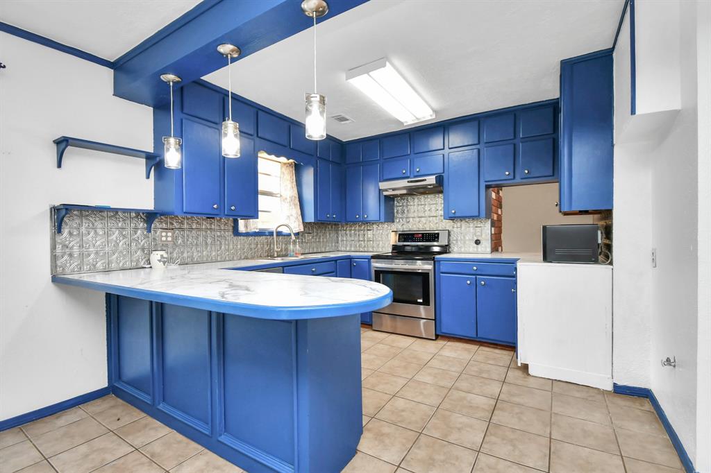 1207 Martingale Court, Crosby, Texas image 9