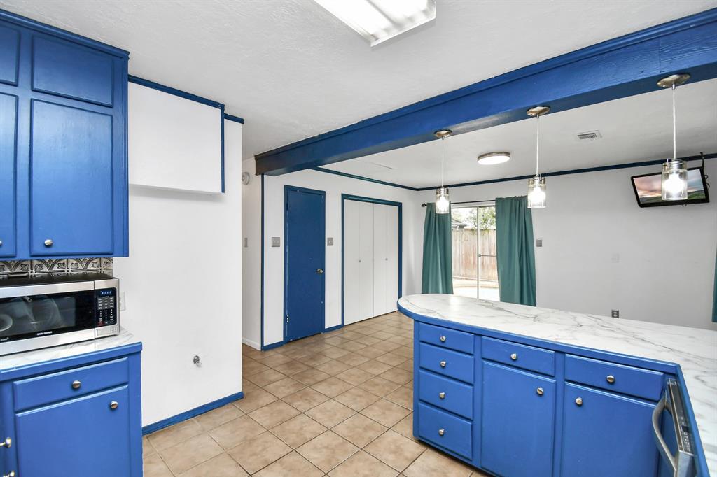 1207 Martingale Court, Crosby, Texas image 14