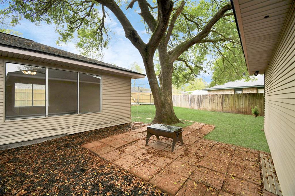 1207 Martingale Court, Crosby, Texas image 2