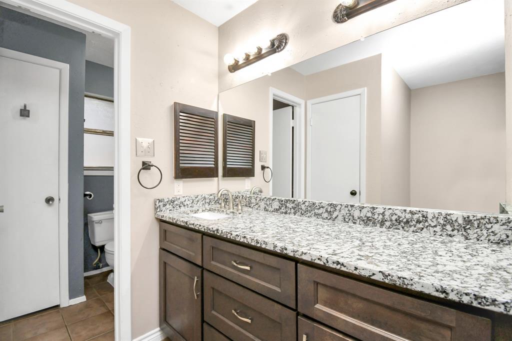 1207 Martingale Court, Crosby, Texas image 19
