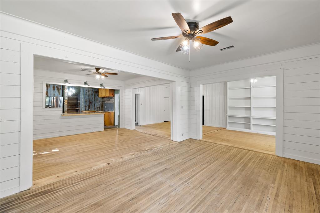 223 E Buffington Avenue, Anderson, Texas image 2
