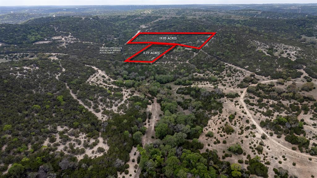 424 Armadillo Trail Drive, Comfort, Texas image 1