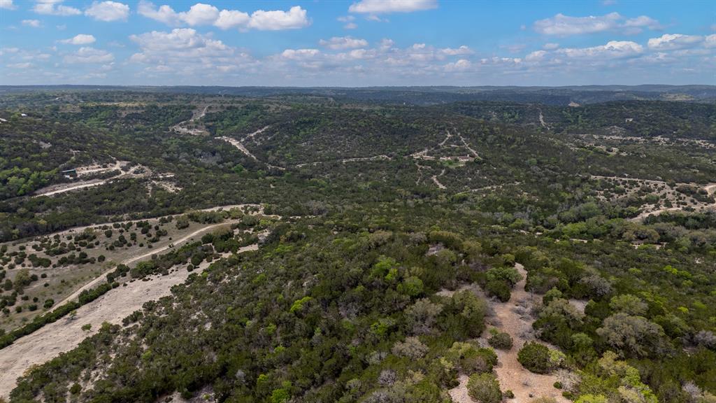424 Armadillo Trail Drive, Comfort, Texas image 2