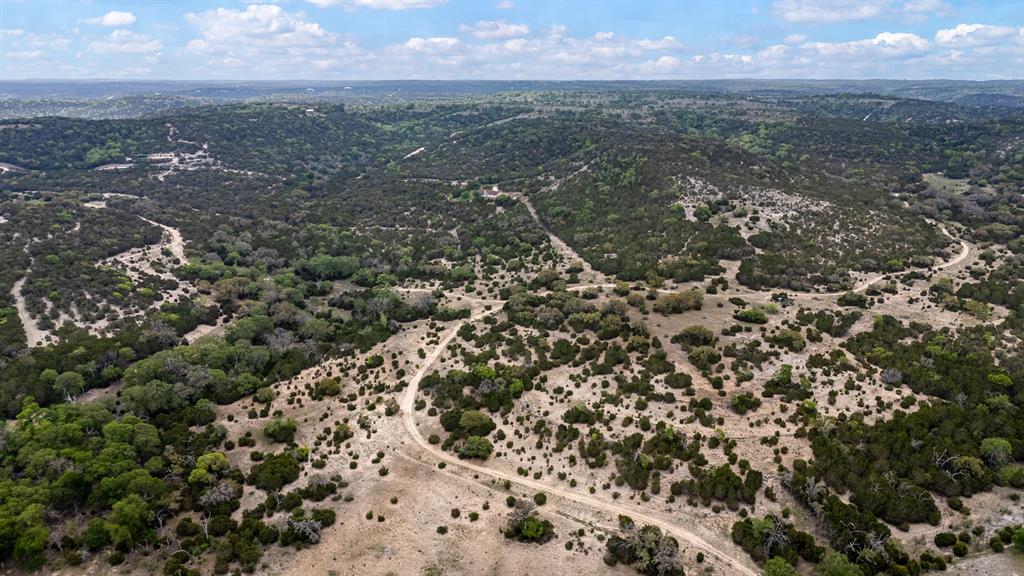 424 Armadillo Trail Drive, Comfort, Texas image 4