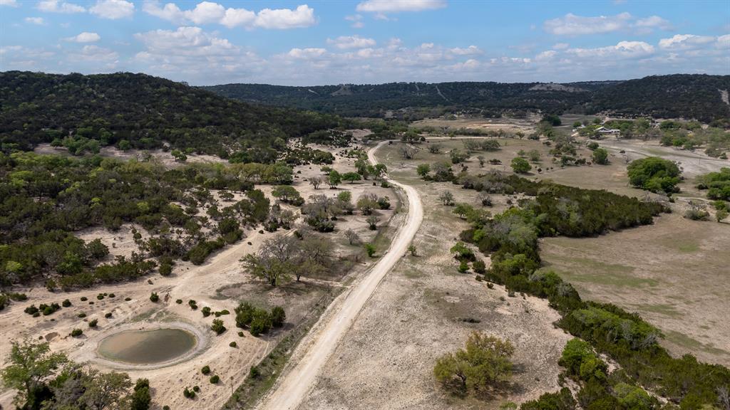 424 Armadillo Trail Drive, Comfort, Texas image 5