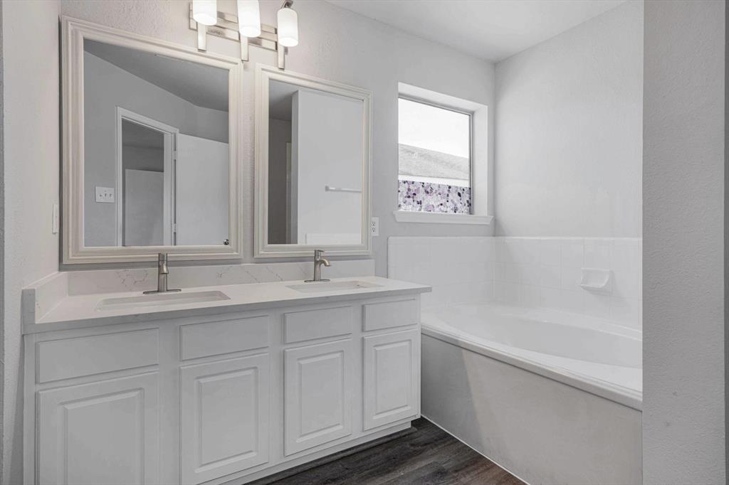 8111 Sanders Forest Court, Humble, Texas image 25
