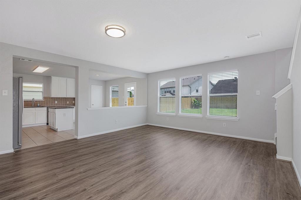 8111 Sanders Forest Court, Humble, Texas image 8