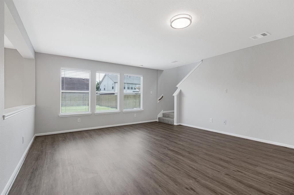 8111 Sanders Forest Court, Humble, Texas image 7