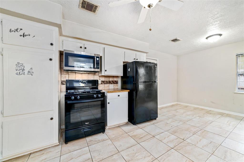 17809 Mossforest Drive, Houston, Texas image 10