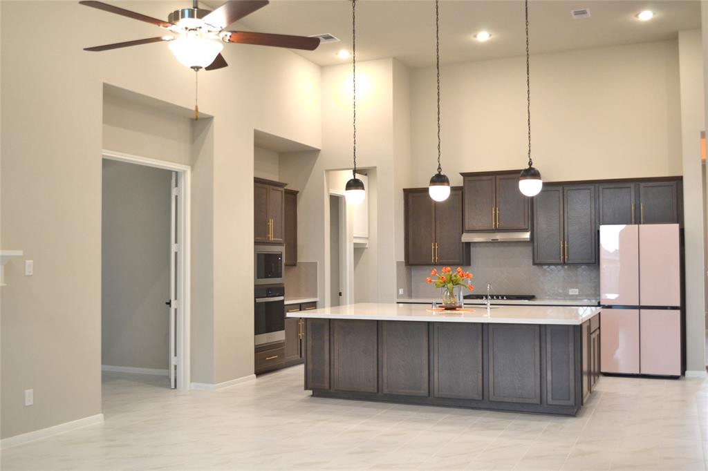 2721 Lakeside Shore Drive, League City, Texas image 9