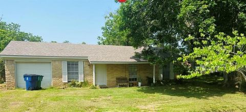 Single Family Residence in Richwood TX 224 Stuart Street.jpg