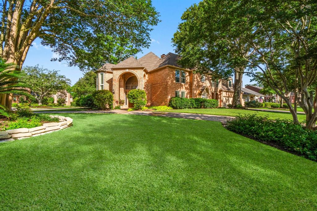 6023 Bur Oak Drive
