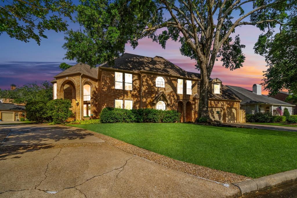 6023 Bur Oak Drive