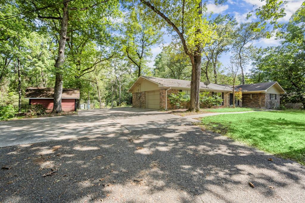 108 Hereford Drive, Conroe, Texas image 17