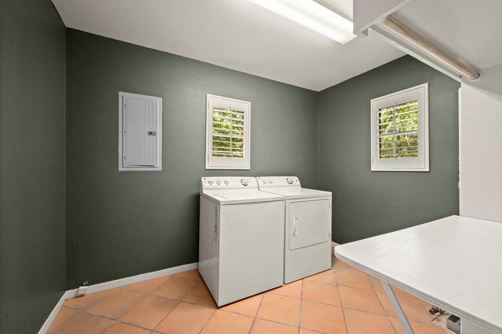 108 Hereford Drive, Conroe, Texas image 37